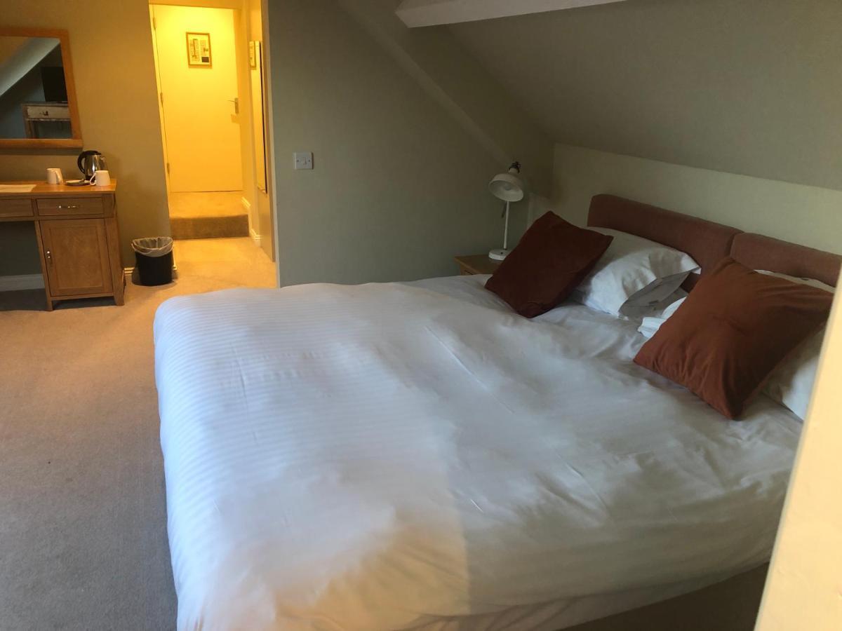 The Fox Hall * Ravensworth
